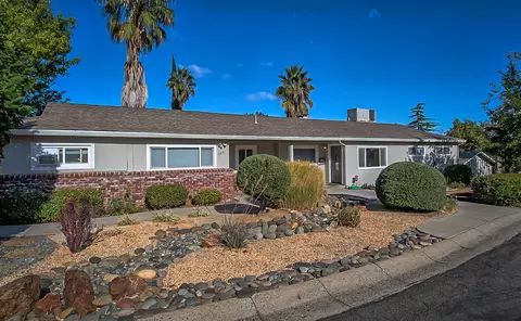 705 Cascade Ct, Redding, CA 96001 photo 2