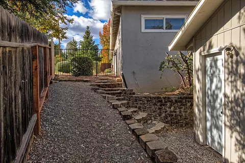 705 Cascade Ct, Redding, CA 96001 photo 39