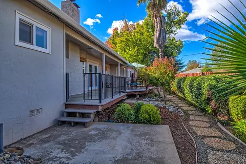 705 Cascade Ct, Redding, CA 96001 photo 38