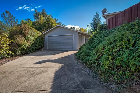 705 Cascade Ct, Redding, CA 96001 photo 40