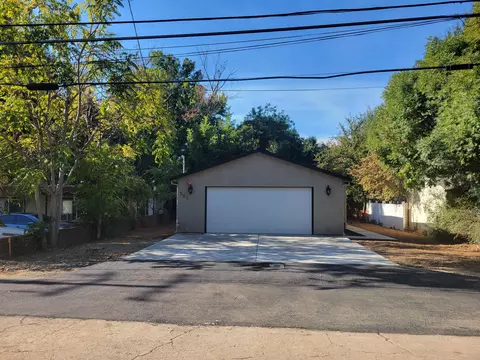 505 Smile Pl, Redding, CA 96001 photo 1
