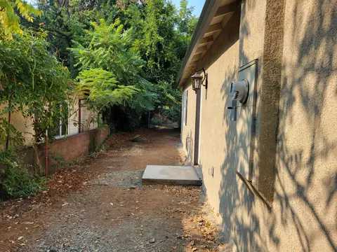 505 Smile Pl, Redding, CA 96001 photo 3
