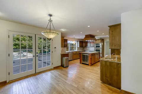 877 Sunriver Ln, Redding, CA 96001 photo 8