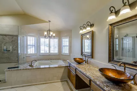 877 Sunriver Ln, Redding, CA 96001 photo 38