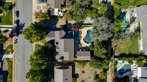 877 Sunriver Ln, Redding, CA 96001 photo 58