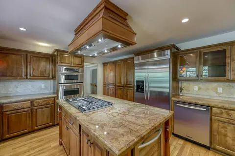 877 Sunriver Ln, Redding, CA 96001 photo 12