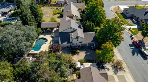877 Sunriver Ln, Redding, CA 96001 photo 56