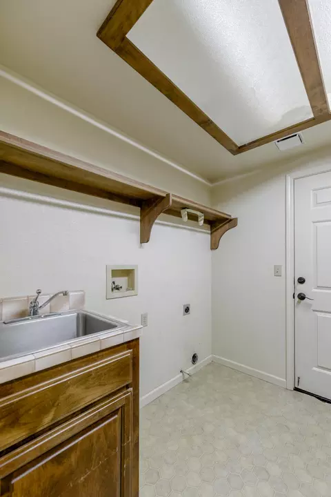 877 Sunriver Ln, Redding, CA 96001 photo 45