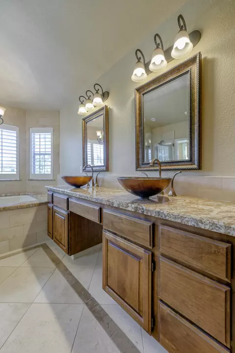 877 Sunriver Ln, Redding, CA 96001 photo 34