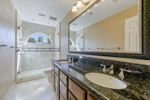 877 Sunriver Ln, Redding, CA 96001 photo 32