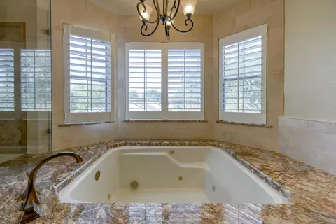 877 Sunriver Ln, Redding, CA 96001 photo 36