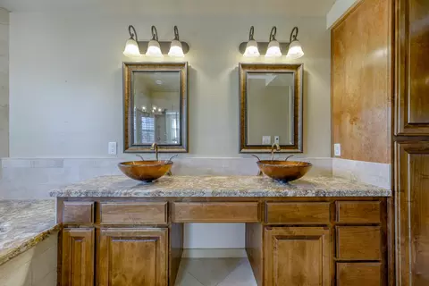 877 Sunriver Ln, Redding, CA 96001 photo 35