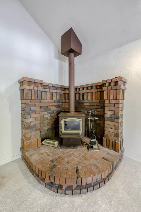 877 Sunriver Ln, Redding, CA 96001 photo 24