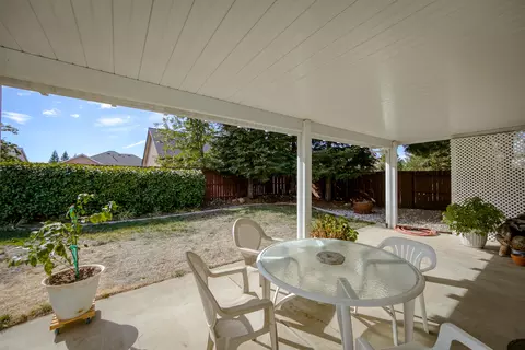 2531 Warm Spring Ln, Redding, CA 96003 photo 3