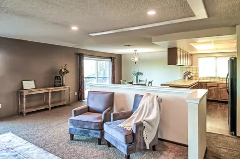 2215 Oak Ridge Dr, Redding, CA 96001 photo 17