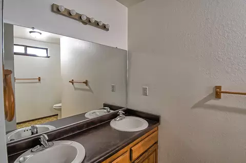2215 Oak Ridge Dr, Redding, CA 96001 photo 15