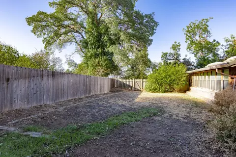 1162 Arizona St, Redding, CA 96002 photo 19