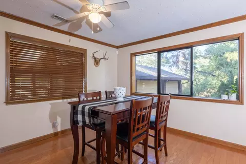 1162 Arizona St, Redding, CA 96002 photo 9