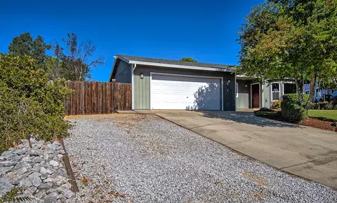 1726 Almaden Dr, Redding, CA 96001 photo 4