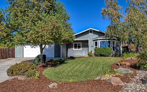 1726 Almaden Dr, Redding, CA 96001 photo 1