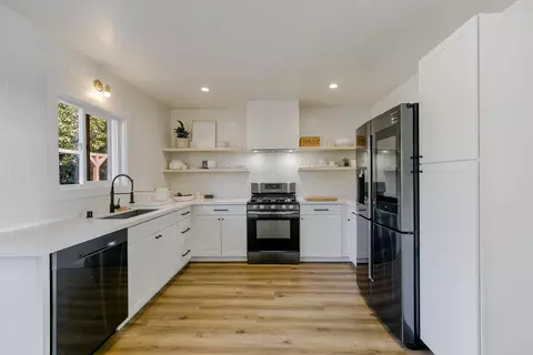 810 Gold St, Redding, CA 96001 photo 3