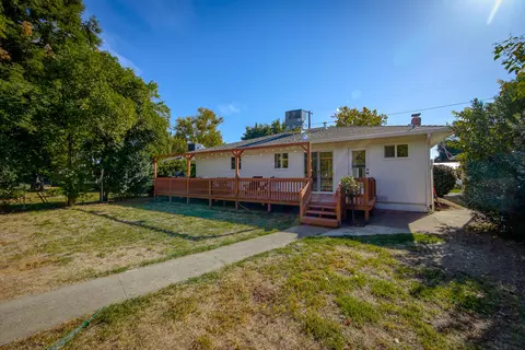 810 Gold St, Redding, CA 96001 photo 17