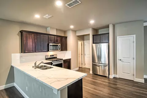 856 Congaree Ln, Redding, CA 96001 photo 2