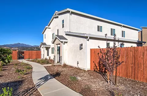 856 Congaree Ln, Redding, CA 96001 photo 1
