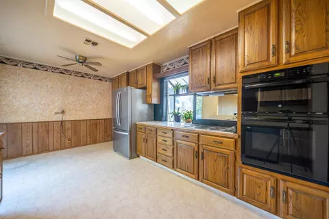 583 Suncreek Trl, Redding, CA 96003 photo 9