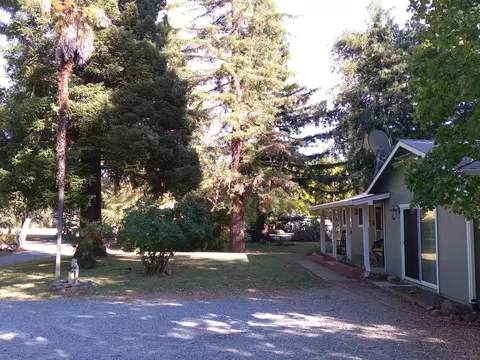 10108 Salmon Creek Rd, Redding, CA 96003 photo 3