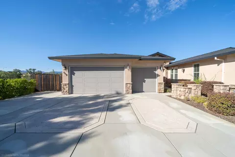 668 Mill Valley Pkwy, Redding, CA 96003 photo 4