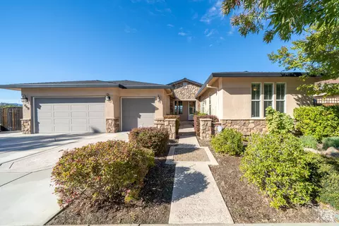 668 Mill Valley Pkwy, Redding, CA 96003 photo 1