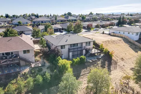 668 Mill Valley Pkwy, Redding, CA 96003 photo 47