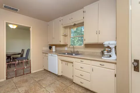 3140 Sunny Ln, Redding, CA 96001 photo 16