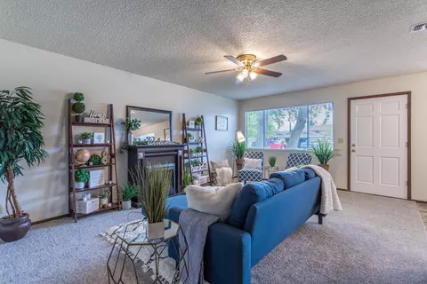 2388 Christian Ln, Redding, CA 96002 photo 4