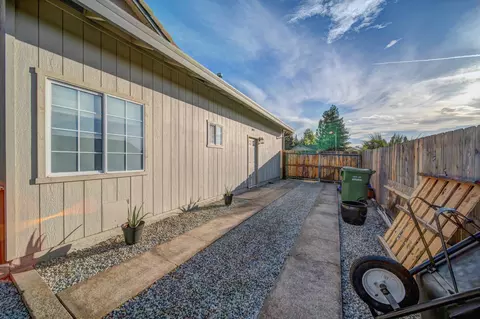 1484 Spinnaker Dr, Redding, CA 96003 photo 43