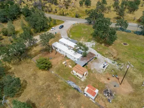 11478 Quartz Hill Rd, Redding, CA 96003 photo 2