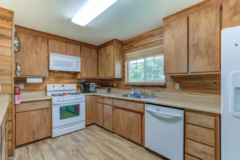 1683 Manter Dr, Anderson, CA 96007 photo 13