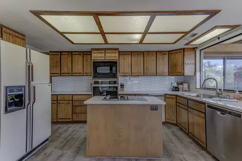 8594 Valley View Rd, Redding, CA 96001 photo 11