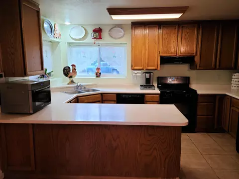 2643 Ely Ln, Redding, CA 96001 photo 5
