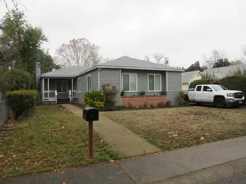774 Loma St, Redding, CA 96003 photo 1