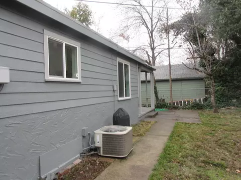 774 Loma St, Redding, CA 96003 photo 4