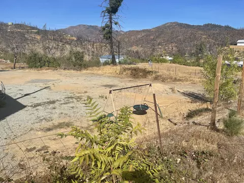 16050 North St, Redding, CA 96001 photo 2