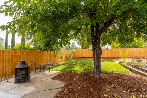 2250 Alameda Ave, Redding, CA 96001 photo 33