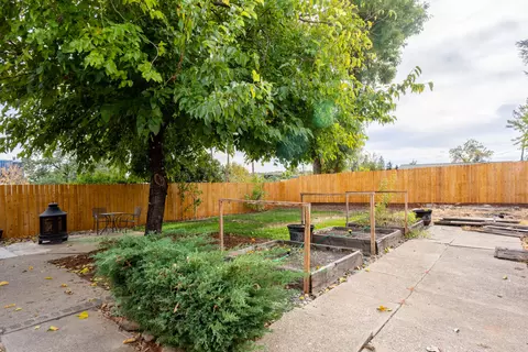 2250 Alameda Ave, Redding, CA 96001 photo 28