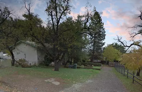2417 West St, Redding, CA 96001 photo 2