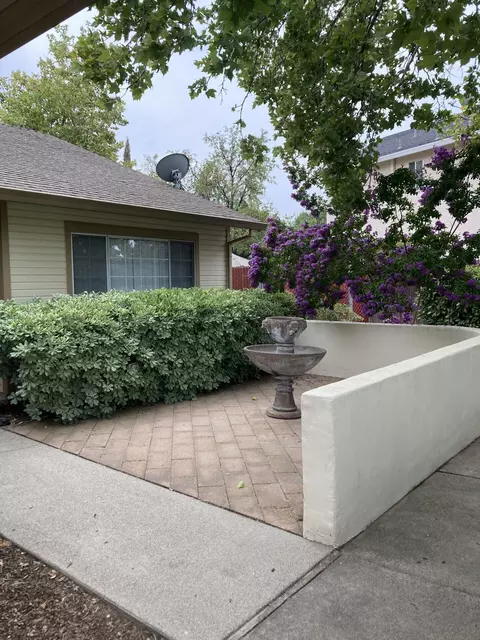 725 Fuller Ct, Redding, CA 96003 photo 4