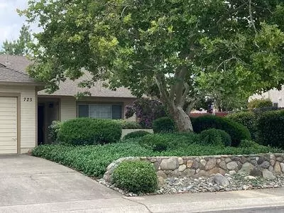 725 Fuller Ct, Redding, CA 96003 photo 1