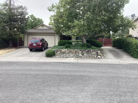 725 Fuller Ct, Redding, CA 96003 photo 3