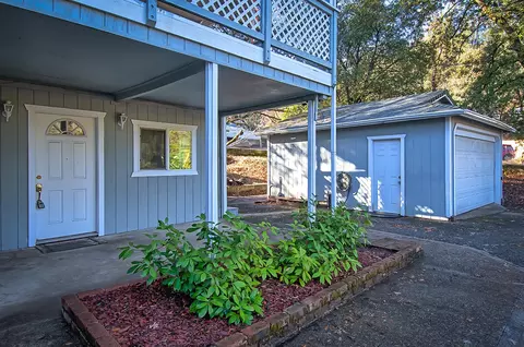 22131 Hidden Valley Dr, Redding, CA 96003 photo 2
